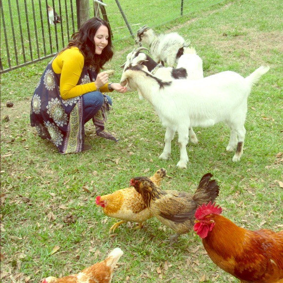 Meet your Posher, Sarah! Accepting most offers!!! - Picture 1 of 5